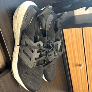 Adidas Men’s Ultraboost size 10
